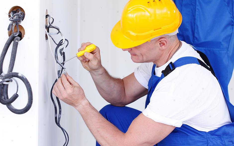 cherche électricien Paris 12